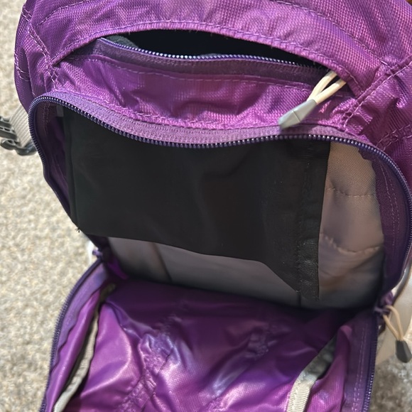 Camelback Women’s L.U.X.E. Mountain Bike Hydration Backpack (100 oz) - Picture 8 of 8